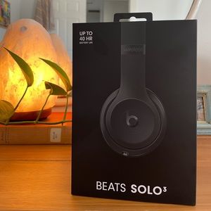 SOLD - Beats Solo3 wireless headphones